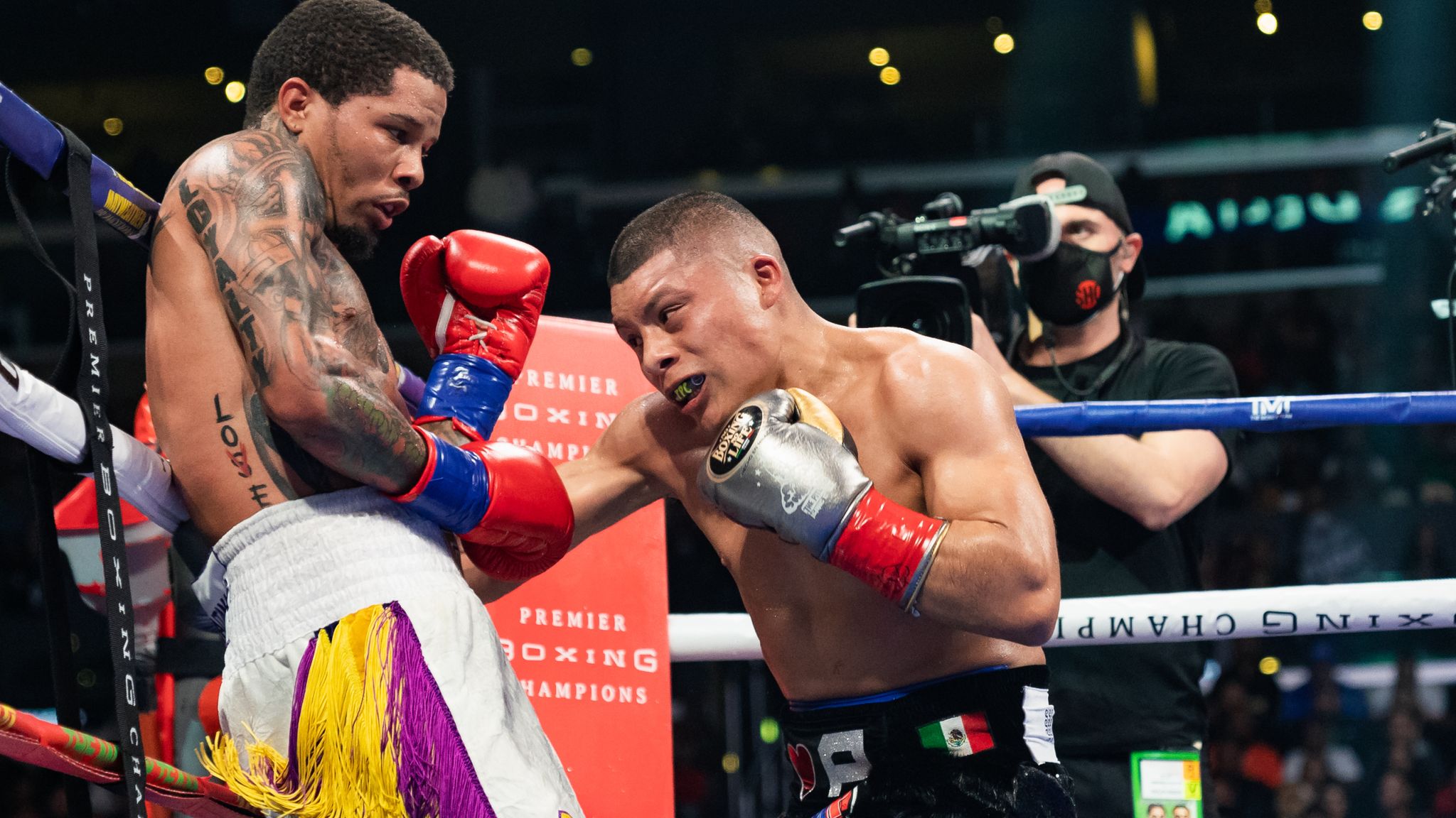 Gervonta Davis vs Isaac Cruz