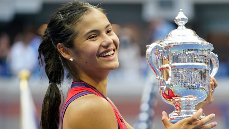 Emma Raducanu (GBR) defeated Leylah Fernandez (CAN) 6-4, 6-3, at the US Open being played at Billie Jean King National Tennis Center in Flushing, Queens, New York / USA ©Jo Becktold/Tennisclix/CSM/CSM(Credit Image: © Jo Becktold/CSM via ZUMA Wire) (Cal Sport Media via AP Images)