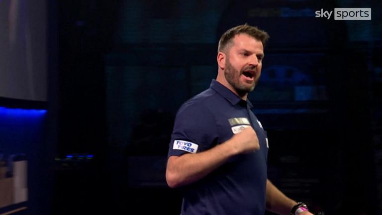Chas Barstow capitalised on Michael van Gerwen's missed doubles, taking out 116 to claim the first set