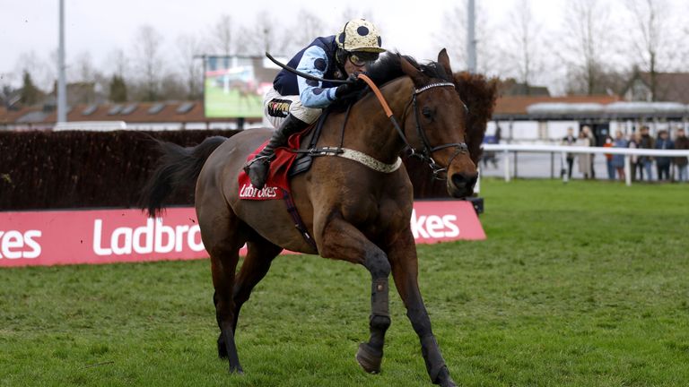 Edwardstone ridden by jockey Tom Cannon