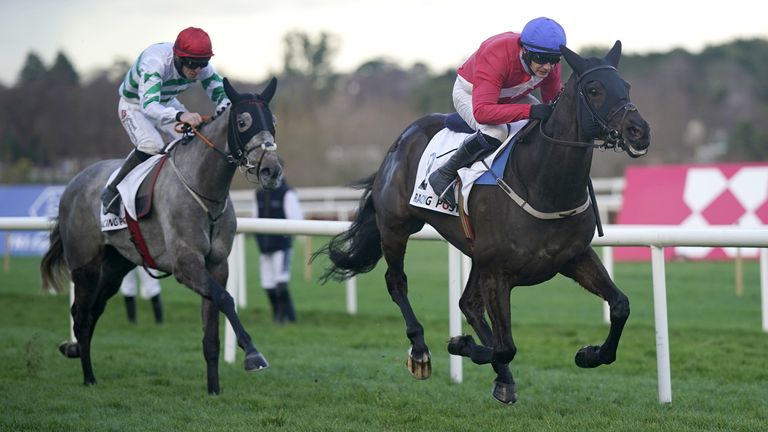 Ferny Hollow ridden by Paul Townend (right)