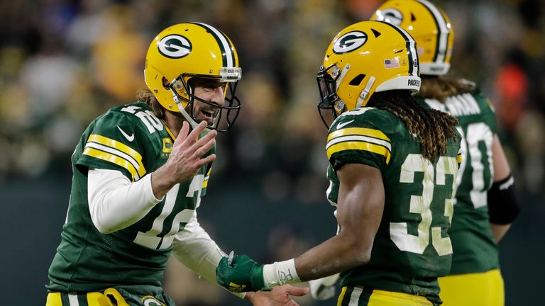 Check out Aaron Rodgers&#39; best throws from his four-touchdown game as the Green Bay Packers beat the Chicago Bears 45-30.