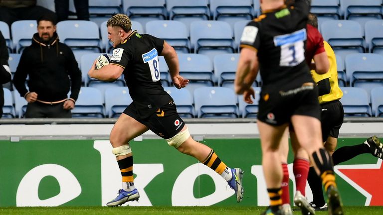 Wasps' impressive Alfie Barbeary raced over for the opening try of the match 