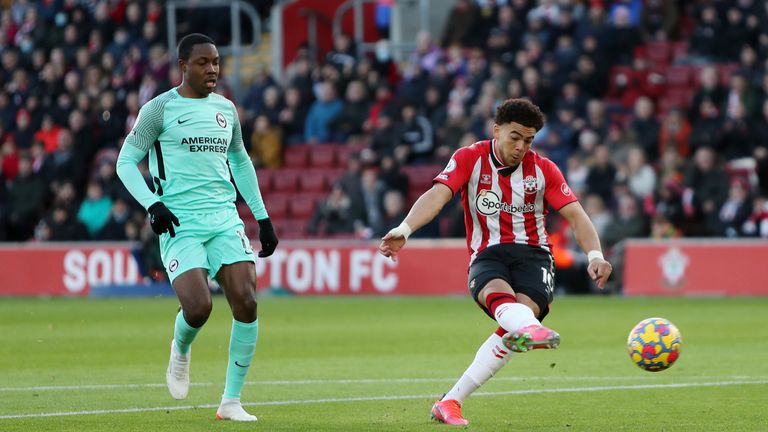 Che Adams missed a good early chance for Saints