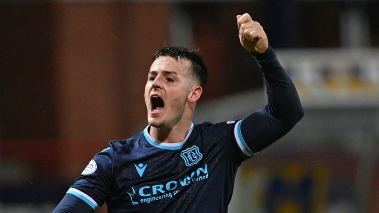 DUNDEE, SCOTLAND - DECEMBER 01: Dundee's Danny Mullen during a Cinch Premiership match between Dundee and St. Johnstone at Kilmac Stadium, on December 01, 2021, in Dundee, Scotland.  (Photo by Paul Devlin / SNS Group)