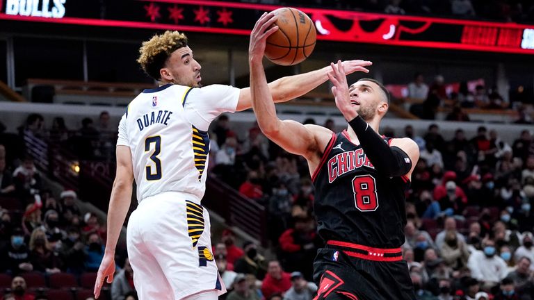 Chicago Bulls guard Zach LaVine drives to the basket against Indiana Pacers guard Chris Duarte