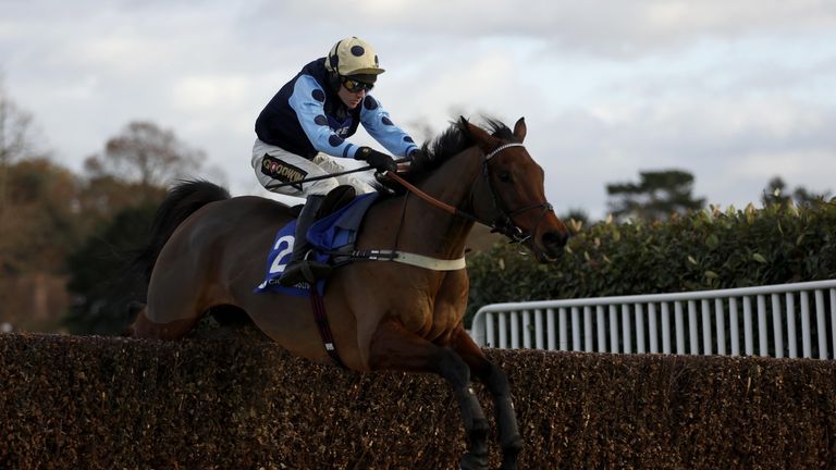 Edwardstone on his way to winning the Grade One Henry VIII Novices' Chase at Sandown