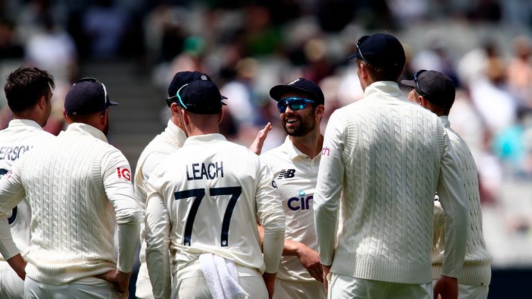 Monty Panesar claims Jimmy Anderson produced another brilliant bowling performance at MCG, but criticized England's frailty with the bat