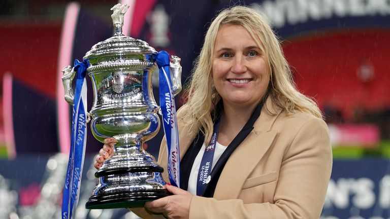 Chelsea manager Emma Hayes celebrates with the trophy after the Vitality Women&#39;s FA Cup final