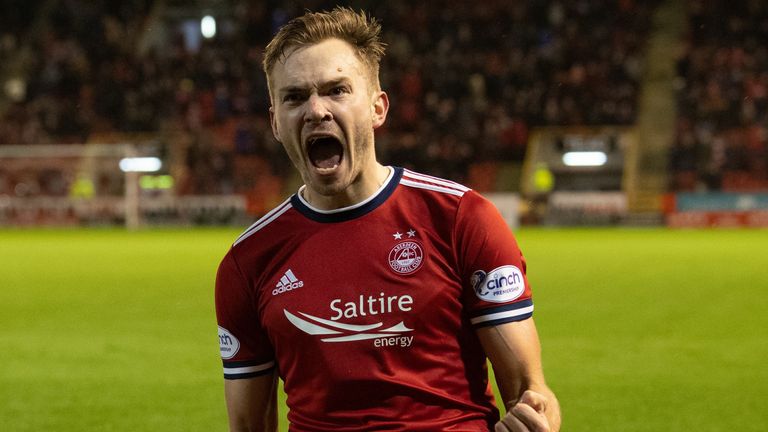 ABERDEEN, SCOTLAND - DECEMBER 01: Aberdeen&#39;s Ryan hedges celebrates making it 1-0 during a Cinch Premiership match between Aberdeen and Livingston at Pittodrie Stadium, on December 01, 2021, in Aberdeen, Scotland.  (Photo by Ross Parker / SNS Group)