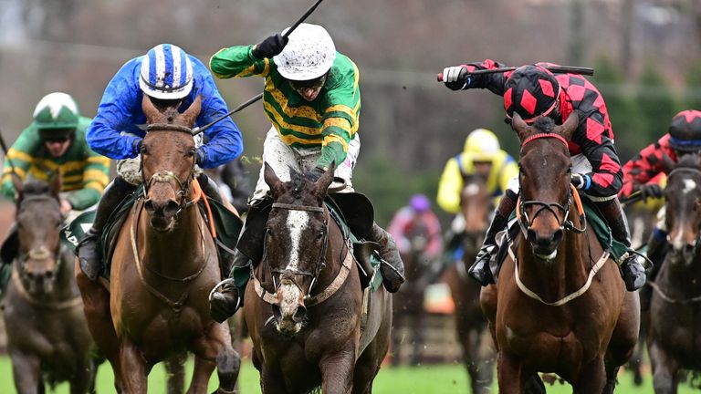 Icare Allen wins on his Irish debut at Leopardstown for Willie Mullins