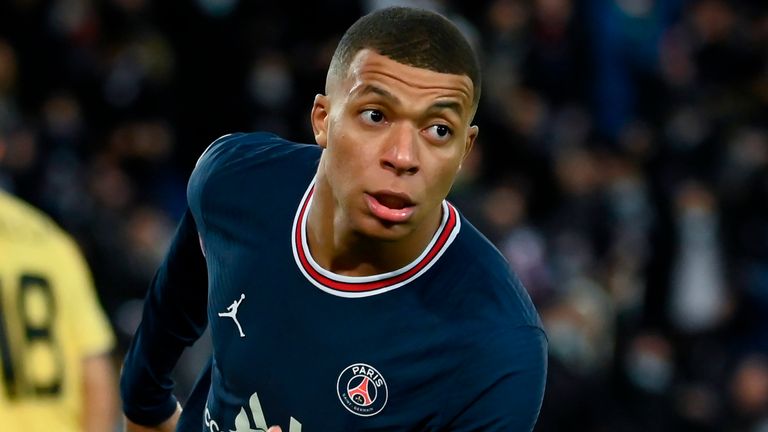 Kylian Mbappe dice che non lascerà il Parc des Princes il mese prossimo