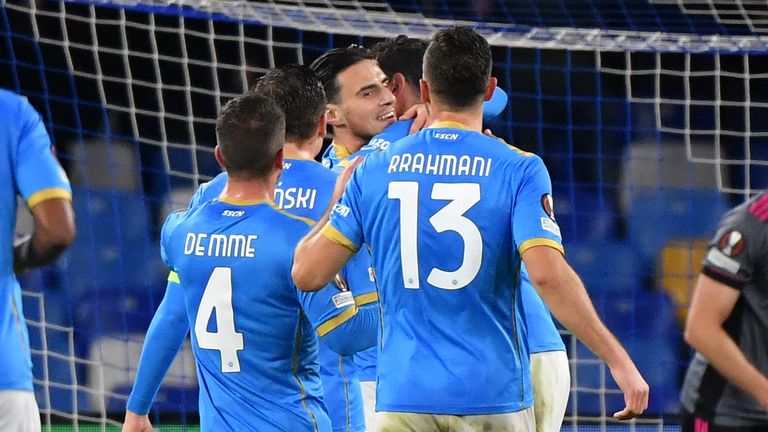 Napoli a cédé une avance de deux buts contre Leicester