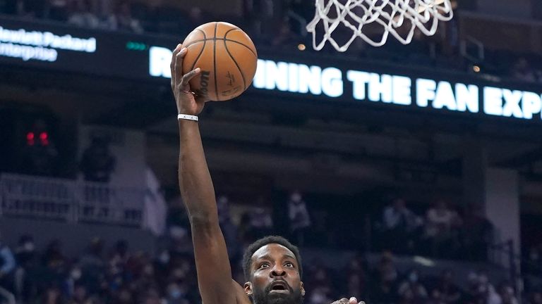 Denver Nuggets forward Jeff Green (32) shoots over Golden State Warriors forward Juan Toscano-Anderson (95) during the first half of an NBA basketball game in San Francisco, Tuesday, Dec. 28, 2021. (AP Photo/Jeff Chiu)



