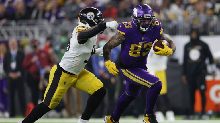 Minnesota Vikings tight end Tyler Conklin (83) carries the ball against Pittsburgh Steelers inside linebacker Devin Bush (55) during the first half of an NFL football game, Thursday, Dec. 9, 2021 in Minneapolis. (AP Photo/Stacy Bengs)


