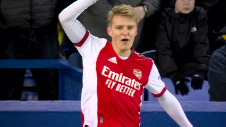 Odegaard gives Arsenal the lead at Everton