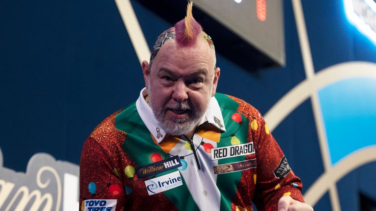 WILLIAM HILL WORLD DARTS CHAMPIONSHIP 2022.ALEXANDRA PALACE,.LONDON.PIC;LAWRENCE LUSTIG.ROUND2.PETER WRIGHT V RYAN MEIKLE.PETER WRIGHT IN ACTION .