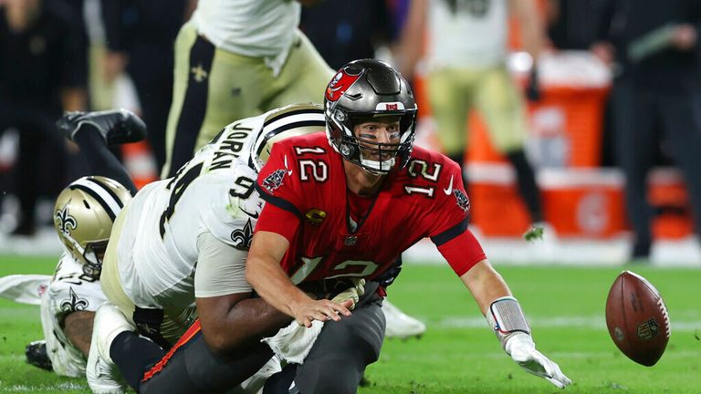 Tampa Bay Buccaneers Beat Saints 26-9