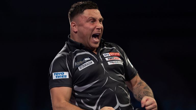 WILLIAM HILL WORLD DARTS CHAMPIONSHIP 2022.ALEXANDRA PALACE,.LONDON.PIC;LAWRENCE LUSTIG.ROUND4.GERWYN PRICE V DIRK DUIJVENBODE.GERWYN PRICE IN ACTION