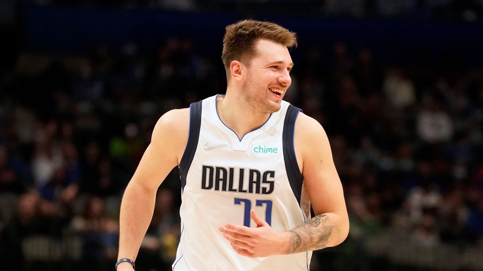 Luka Doncic stars in Dallas Mavericks win | NBA News | Sky Sports