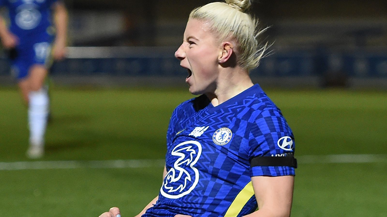 Прическа челси женская Chelsea 2-0 West Ham: Beth England and Erin Cuthbert fire Emma Hayes' Blues back