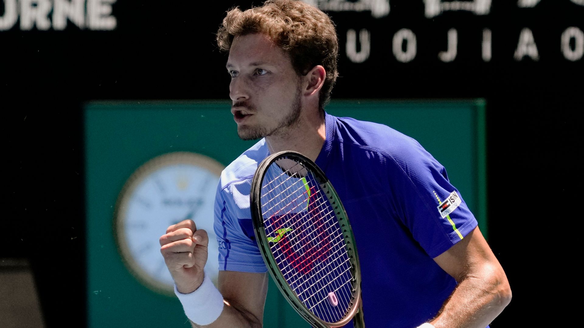 Carreno Busta wins point on other side of net!