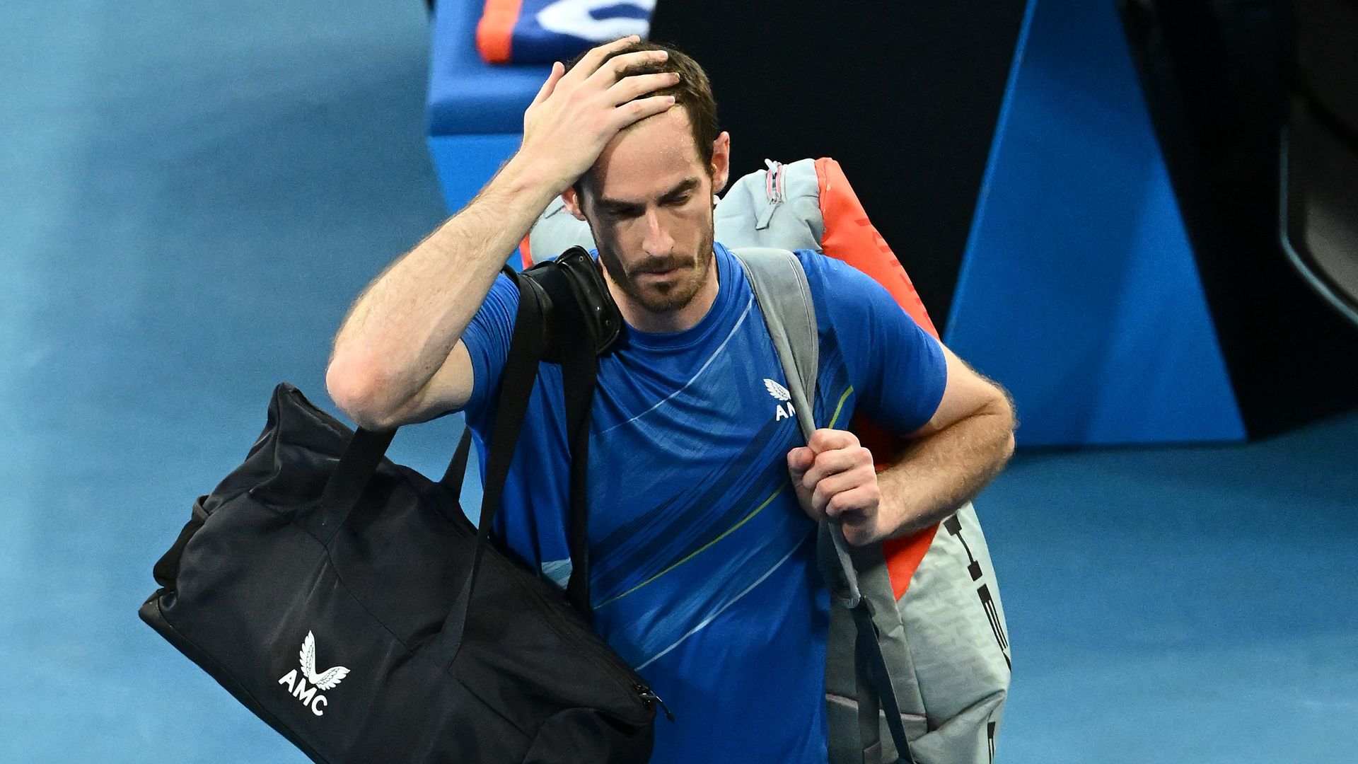 Murray out of Australian Open in straight sets