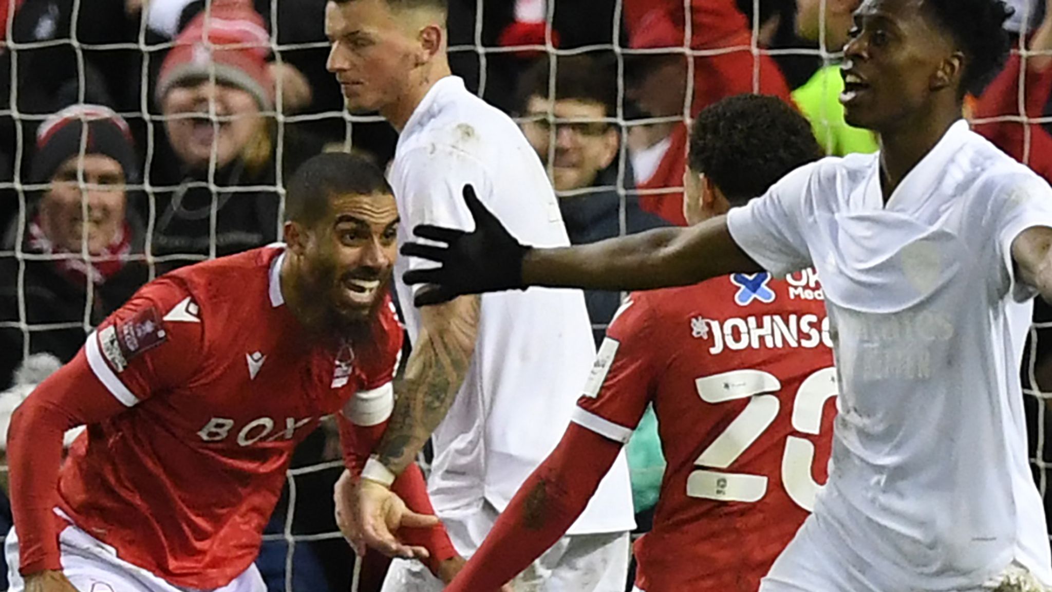 Nottingham Forest 1-0 Arsenal: Lewis Grabban nets FA Cup third-round winner  | Football News | Sky Sports