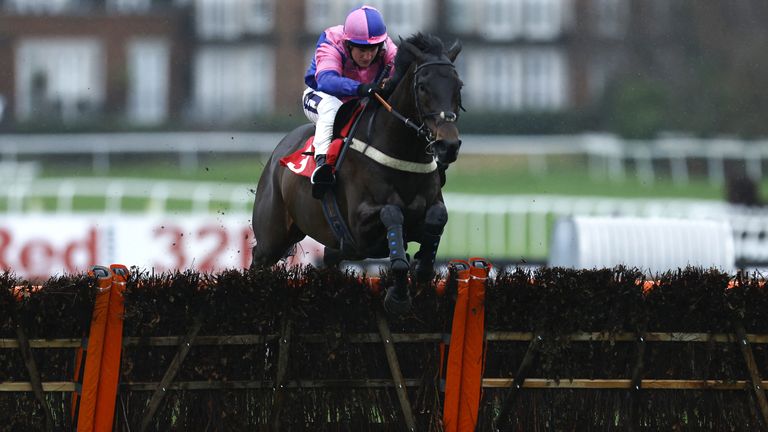 Moulins Clermont wins at Sandown