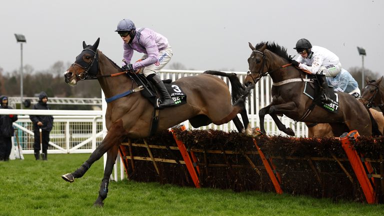 Lorcan Williams riding Jetoile during the Unibet Tolworth Novices' Hurdle at Sandown