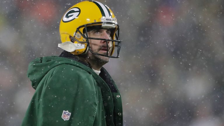 Green Bay Packers&#39; Aaron Rodgers looks up during the second half of an NFC divisional playoff NFL football game against the San Francisco 49ers Saturday, Jan. 22, 2022, in Green Bay, Wis. (AP Photo/Aaron Gash)