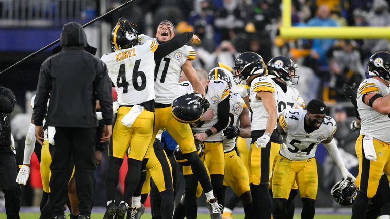 Chris Boswell&#39;s field goal secured the 16-13 walk-off win for Pittsburgh against Baltimore in overtime, leaving the Steelers in pole position to reach the NFL playoffs.