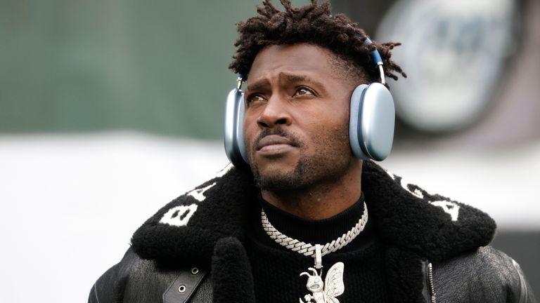 Tampa Bay Buccaneers wide receiver Antonio Brown walks on the field before an NFL football game against the New York Jets, Sunday, Jan. 2, 2022, in East Rutherford, N.J. (AP Photo/Corey Sipkin)