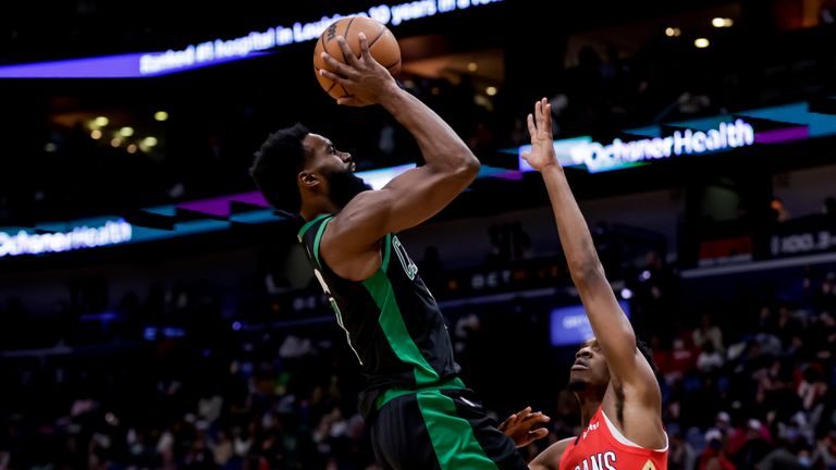 Highlights of the Boston Celtics against the New Orleans Pelicans in Week 15 of the NBA.