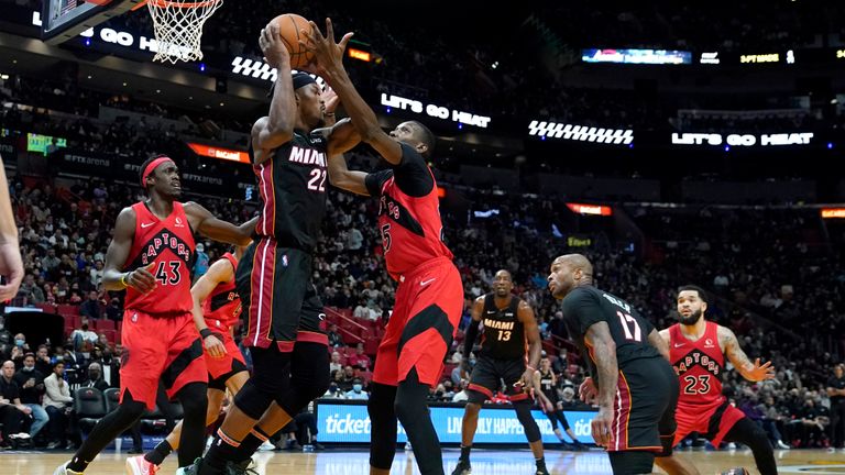Highlights of the Toronto Raptors against the Miami Heat in Week 15 of the NBA.
