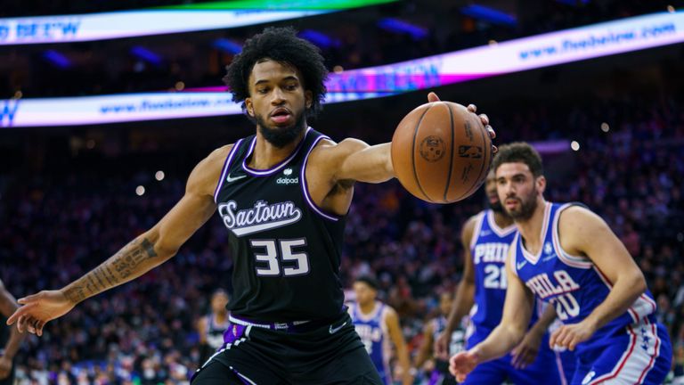 Highlights of the Sacramento Kings against the Philadelphia 76ers in Week 15 of the NBA.