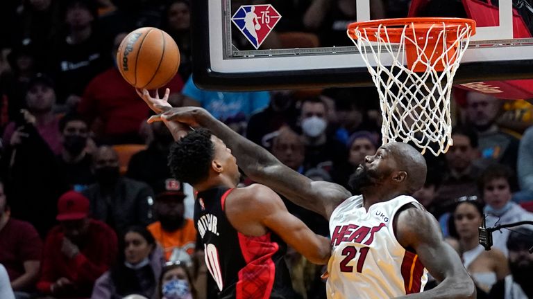 Highlights of the Portland Trail Blazers against the Miami Heat in Week 14 of the NBA.