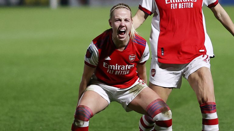 Beth Mead puts Arsenal in front with a brilliant free-kick