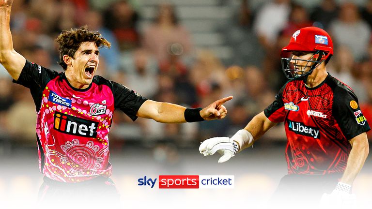 A Melbourne Renegades batting collapse saw Sydney Sixers cruise to a big victory in the Big Bash.