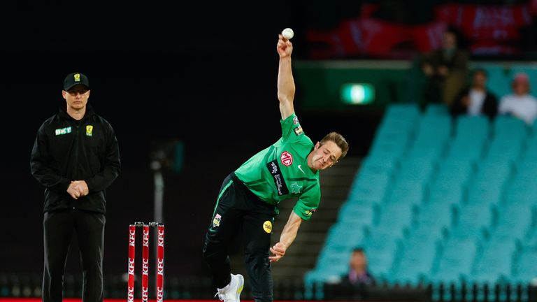 SYDNEY, AUSTRALIA - DECEMBER 05: Melbourne Stars player Brody Couch bowls during the Big Bash League cricket match between Sydney Sixers and Melbourne Stars at The Sydney Cricket Ground on December 05, 2021 in Sydney, Australia. (Photo by Pete Dovgan/Speed Media/Icon Sportswire) (Icon Sportswire via AP Images)


