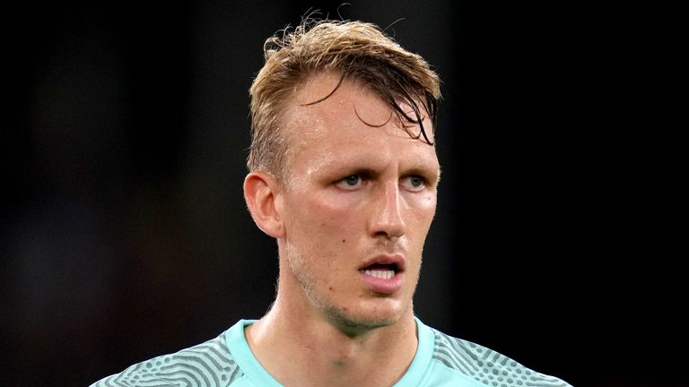 Dan Burn de Brighton y Hove Albion durante el partido de la Premier League en Selhurst Park en Londres.  Imagen Fecha: lunes, 27 de septiembre de 2021.