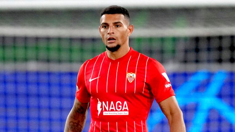 Diego Carlos del Sevilla durante el partido del grupo G de la Champions League contra el VfL Wolfsburg 