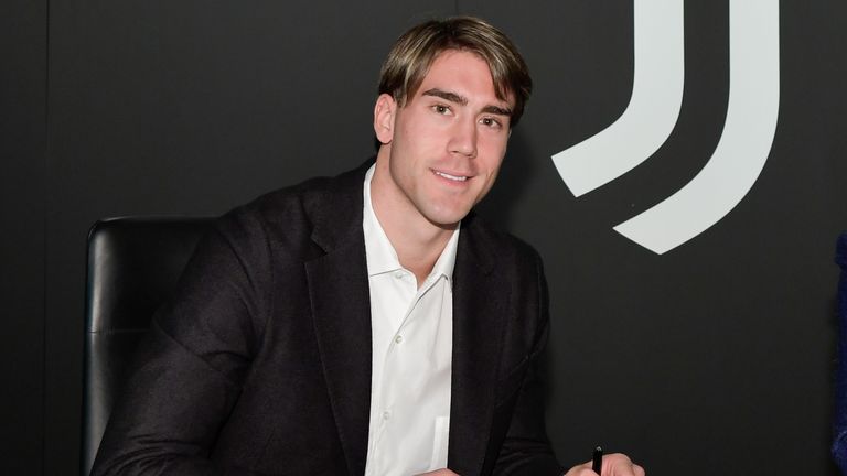 TURIN, ITALY - JANUARY 28: Dusan Vlahovic, pictured with Maurizio Arrivabene, signing with Juventus on January 28, 2022 in Turin, Italy. (Photo by Daniele Badolato - Juventus FC/Juventus FC via Getty Images)