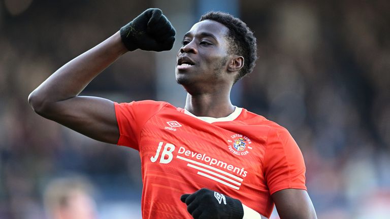 LUTON, ENGLAND - JANUARY 09: Elijah Adebayo of Luton Town celebrates after scoring their side's first goal during the Emirates FA Cup Third Round match between Luton Town and Harrogate Town at Kenilworth Road on January 09, 2022 in Leicester, England. (Photo by Clive Mason/Getty Images)