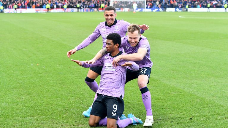 Rangers&#39; Amad Diallo (centre) celebrates with his team-mates after scoring their side&#39;s first goal of the game during the cinch Premiership match at the Global Energy Stadium, Dingwall.