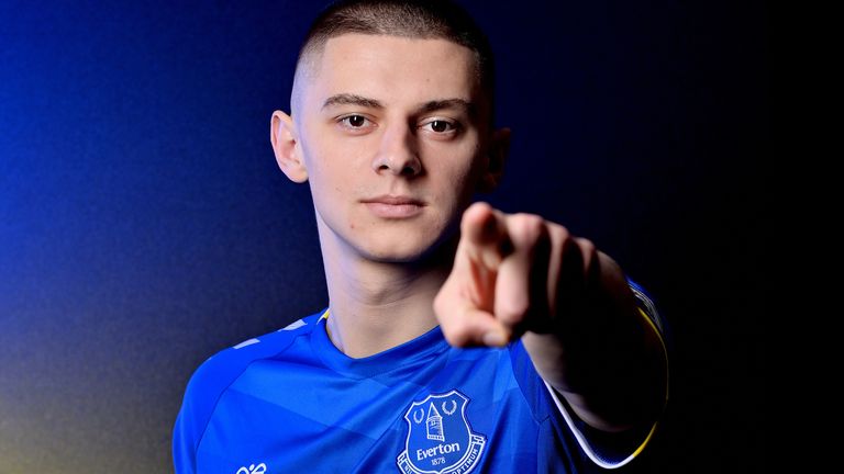 Everton complete Vitalii Mykolenko transfer from Dynamo Kiev for  undisclosed fee | Football News | Sky Sports