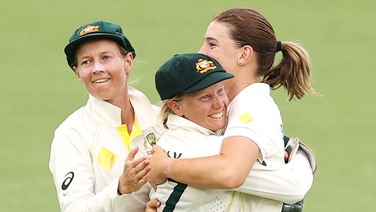 Annabel Sutherland, Meg Lanning and Allysa Healy, Australia, Women's Ashes Test (Getty)