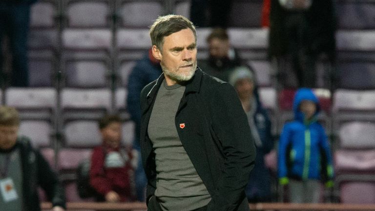EDINBURGH, SCOTLAND - JANUARY 29: Motherwell Manager Graham Alexander during a cinch Premiership match between Hearts and Motherwell at Tynecastle Stadium, on anuary 29, 2022, in Edinburgh, Scotland. (Photo by Ewan Bootman / SNS Group)