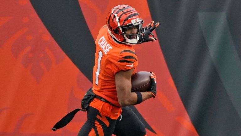 Watch every catch made by Cincinnati Bengals wide receiver Ja'Marr Chase from his 266-yard game in Week 17 of the 2021 season