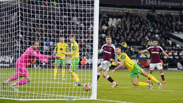 Bowen glances home on 42 minutes